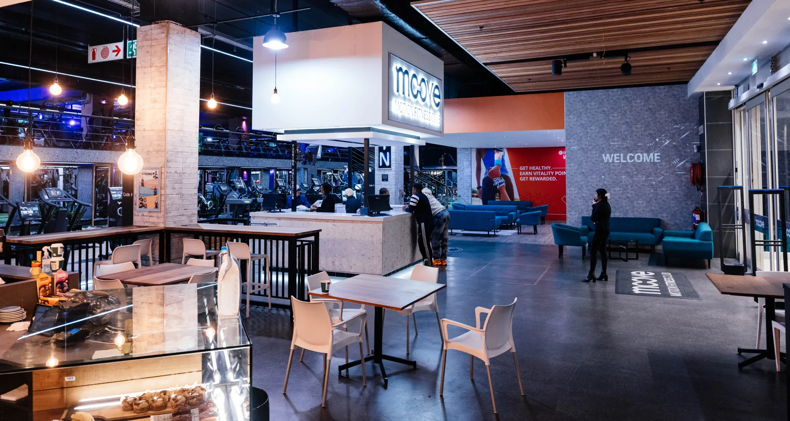 South African clubs scaling on one platform